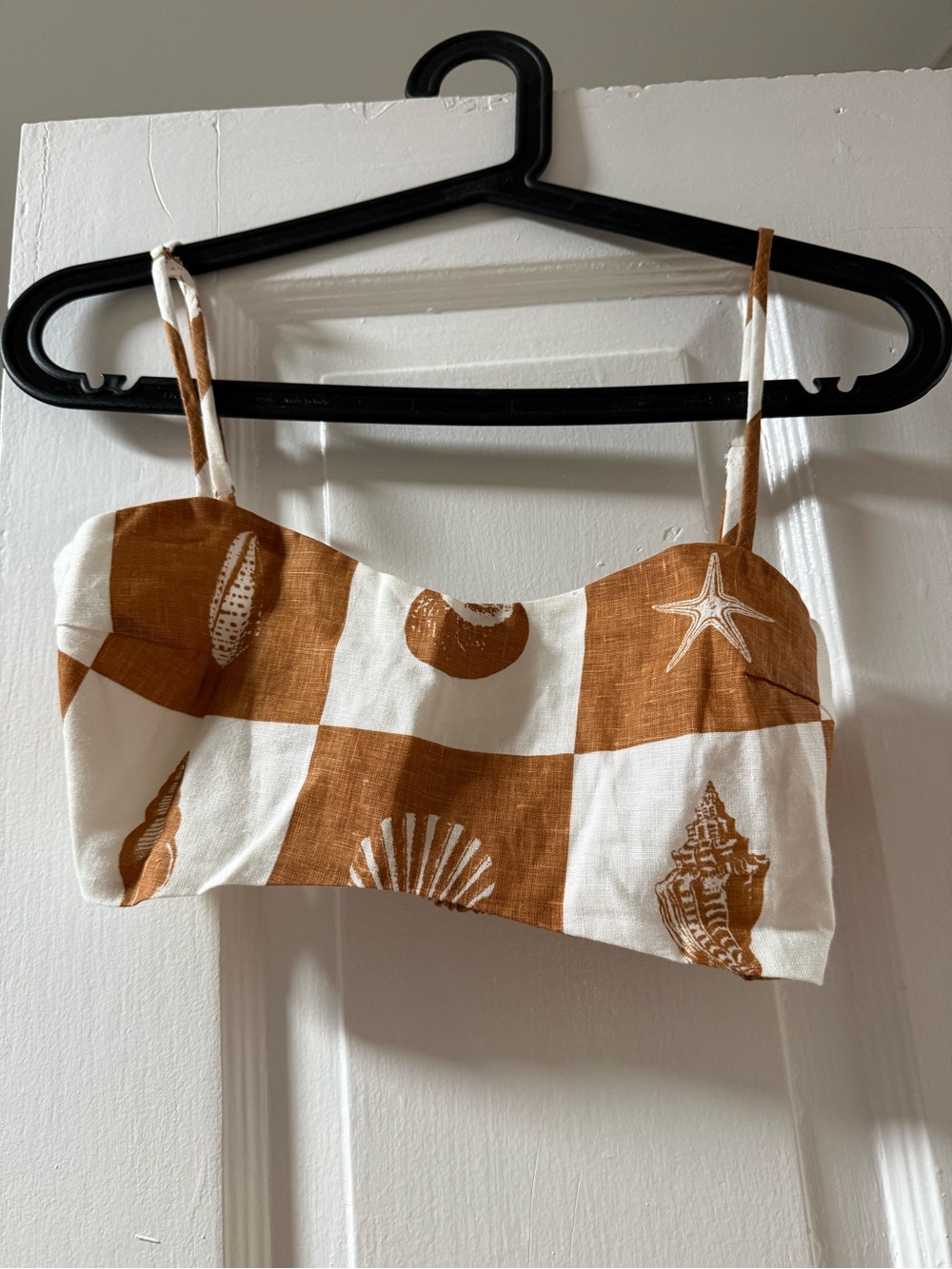 DISSH Women’s Shell-Print Cropped Cami Top in Brown and White